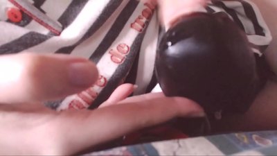 Prends cette grosse bite noire dans ta bouche petite esclave