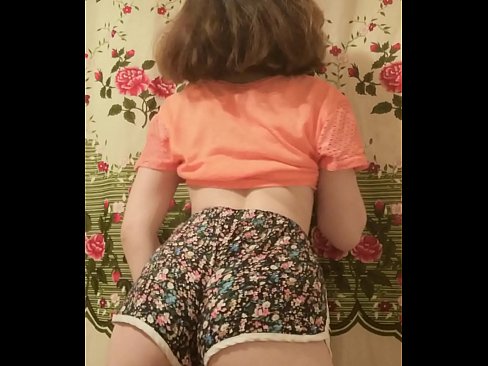 ❤️ Jeune fille sexy se déshabillant devant la caméra. ❤️❌ Porno de qualité at us ☑