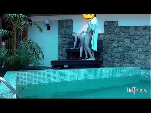 ❤️ Le patron invite la femme de chambre à la piscine, mais n'a pas pu résister à une chaude ❤️❌ Porno de qualité at us ☑